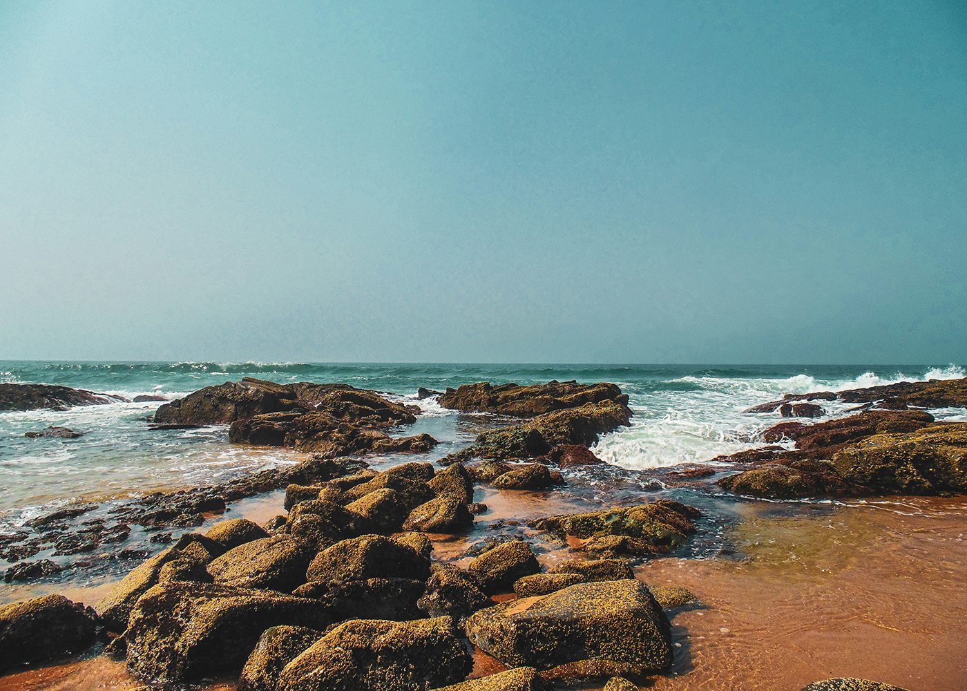 Rocks on the beach, Ballito - Short-term Rentals on the North Coast of KwaZulu-Natal.